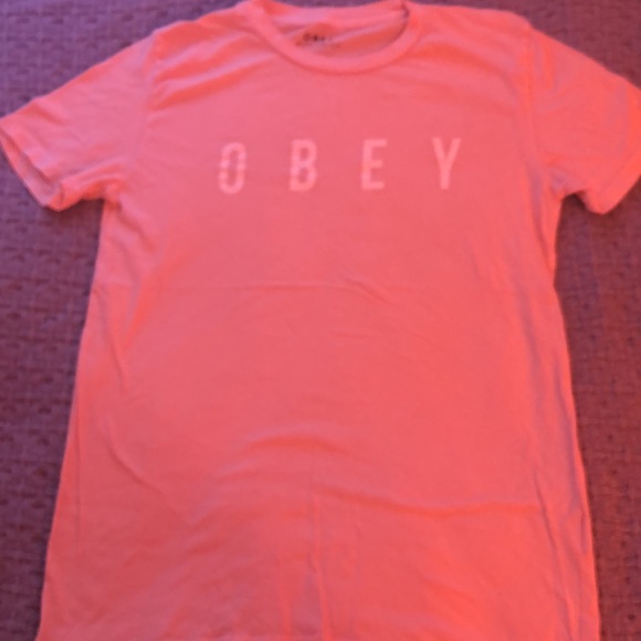 pink obey tee 💓 - Picture 2 of 4